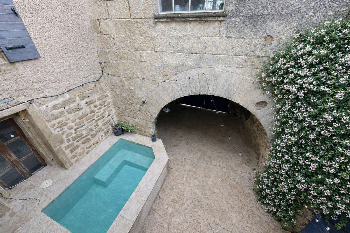 Maison à GALLARGUES-LE-MONTUEUX