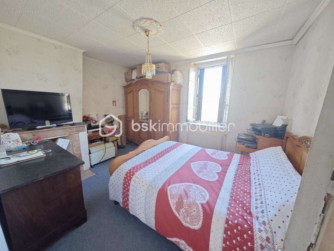 Maison à SAINTE-GAUBURGE-SAINTE-COLOMBE