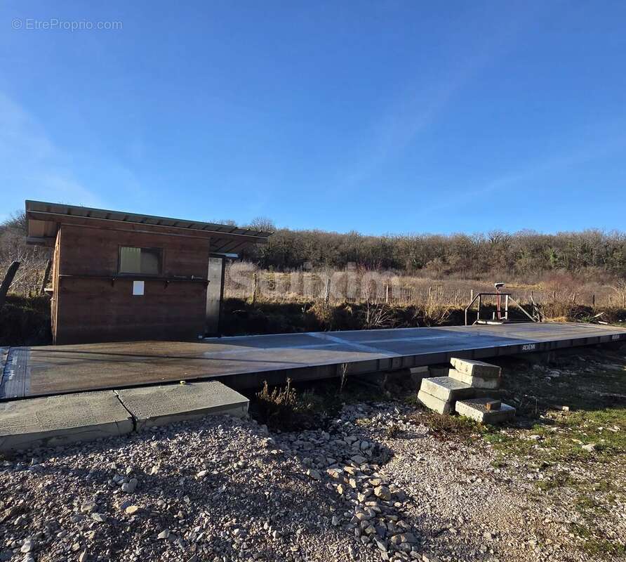 Commerce à CHAMPAGNOLE