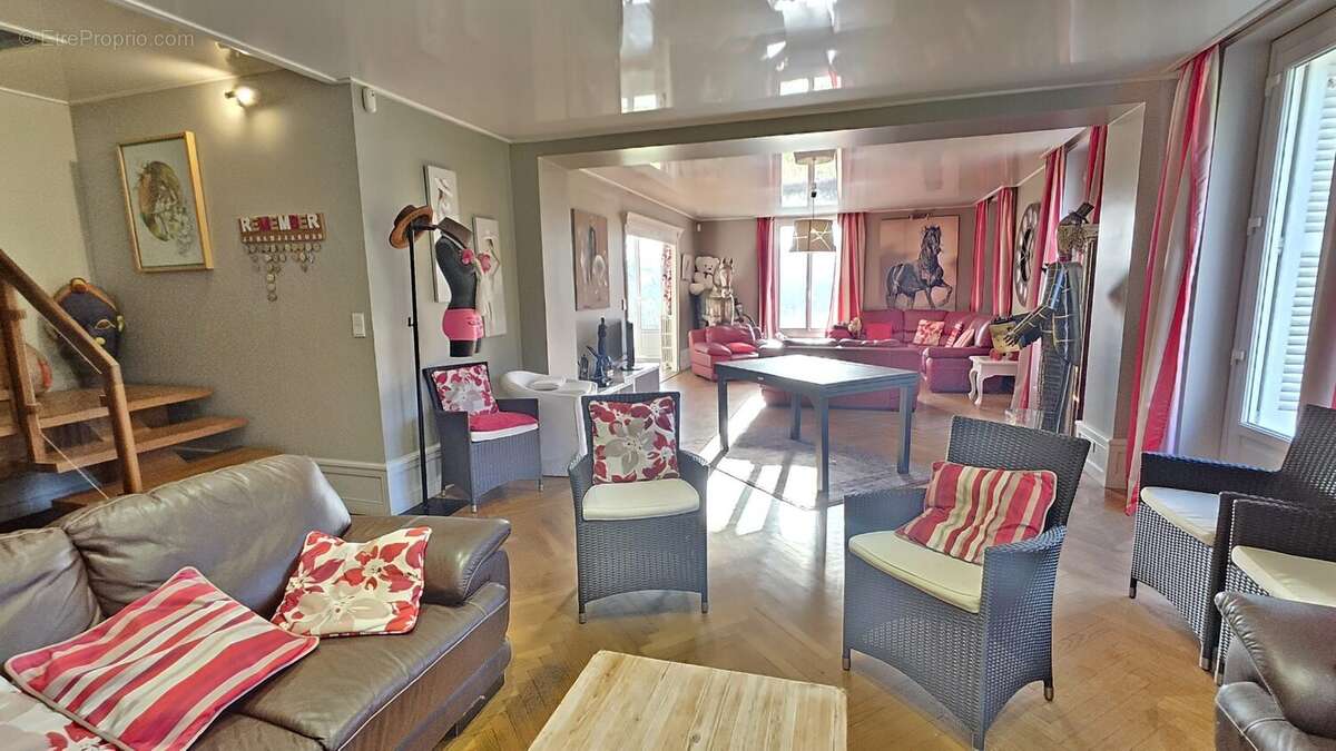 Maison à LA TALAUDIERE