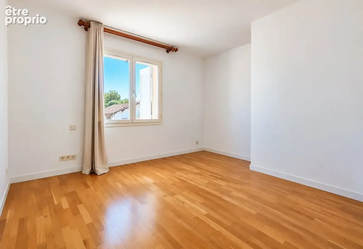 Maison familiale 190 m² - 5 chambres - avec piscine et garage - photo 9