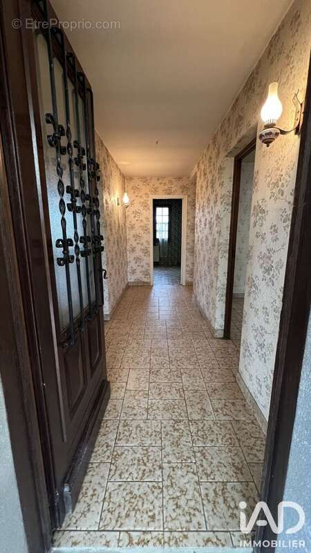 Maison 151 m² à Saint-Hilaire-Bonneval  - photo 5