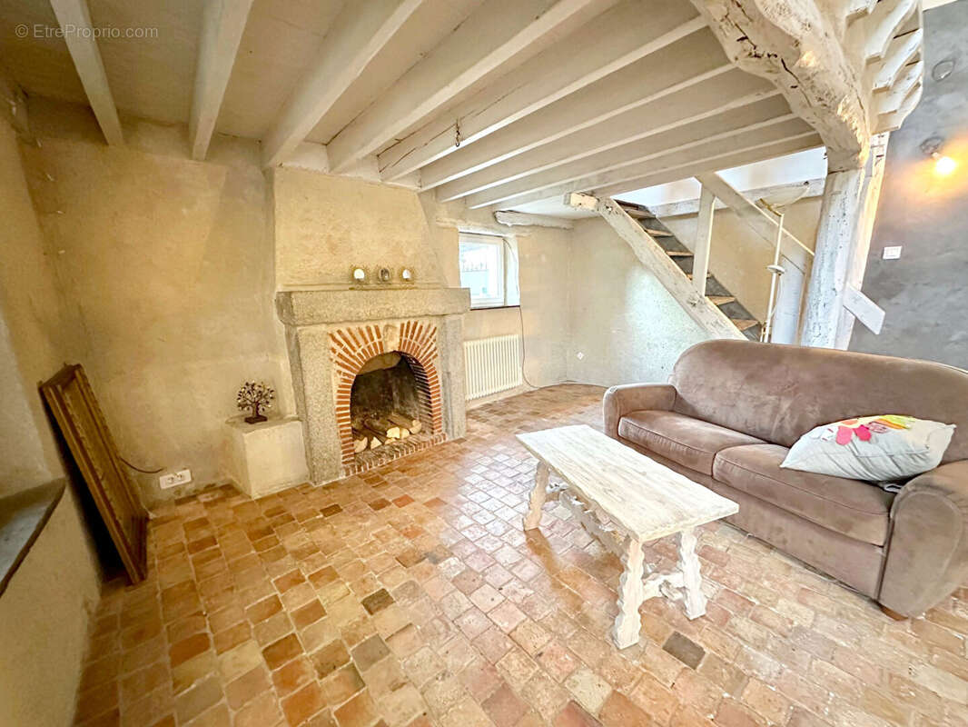 Maison à HOUDAN