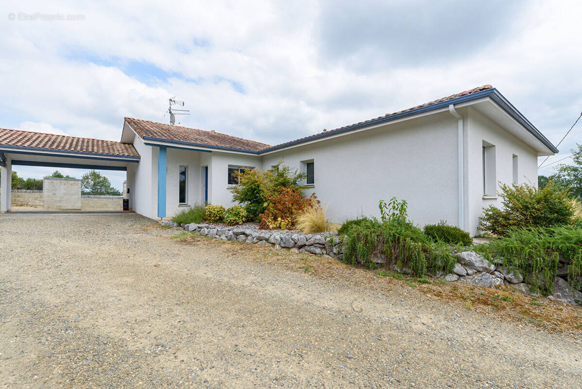 Maison à HAGETMAU