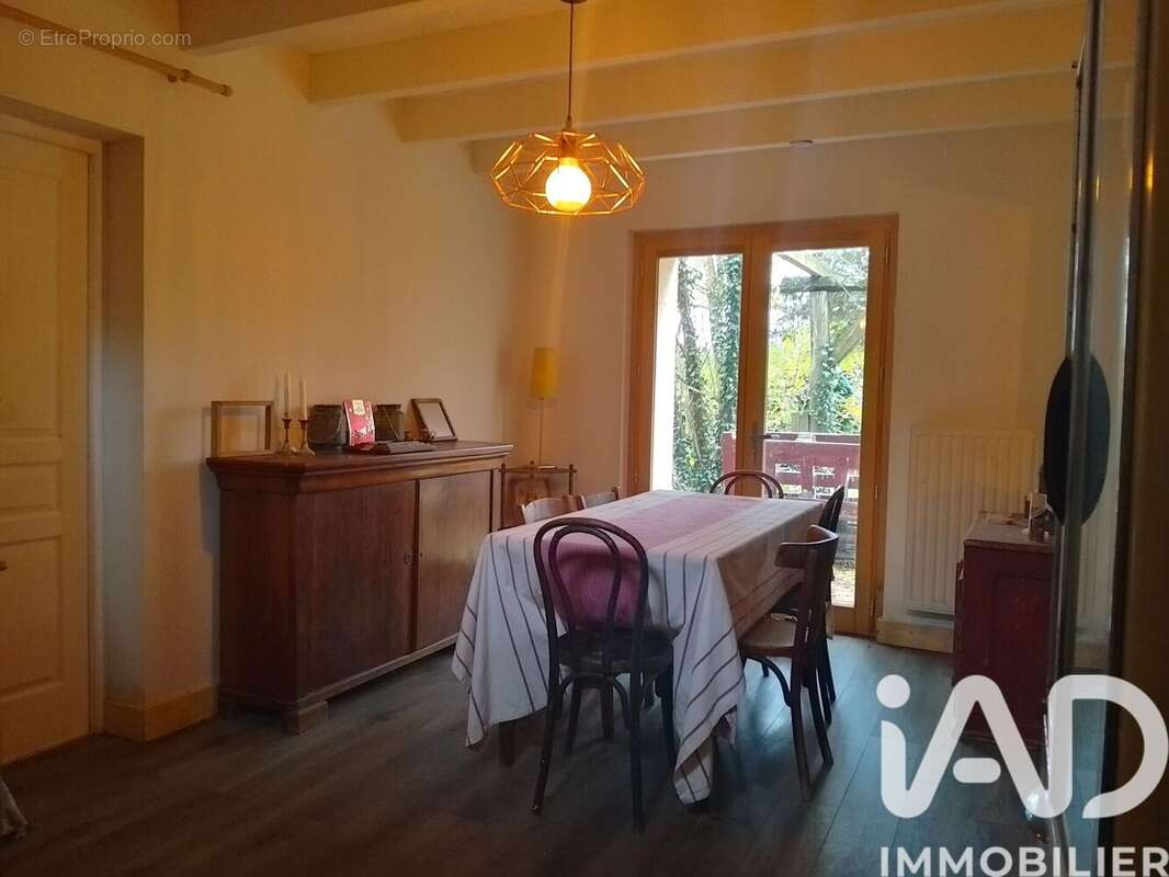 Photo 2 - Maison à SAINT-PIERRE-DE-CURTILLE