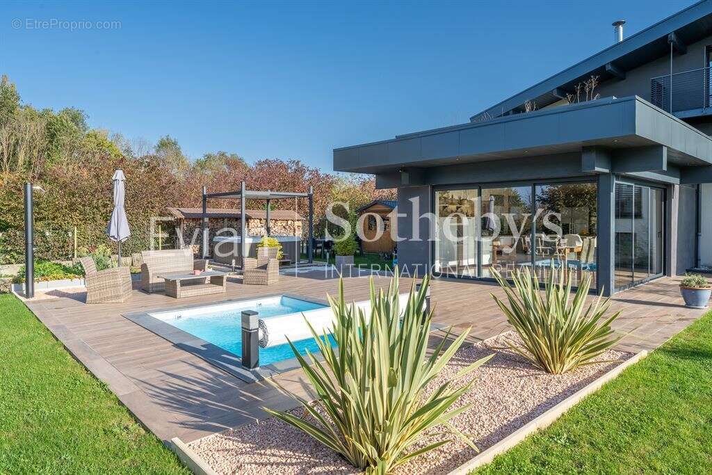 Maison à ANTHY-SUR-LEMAN