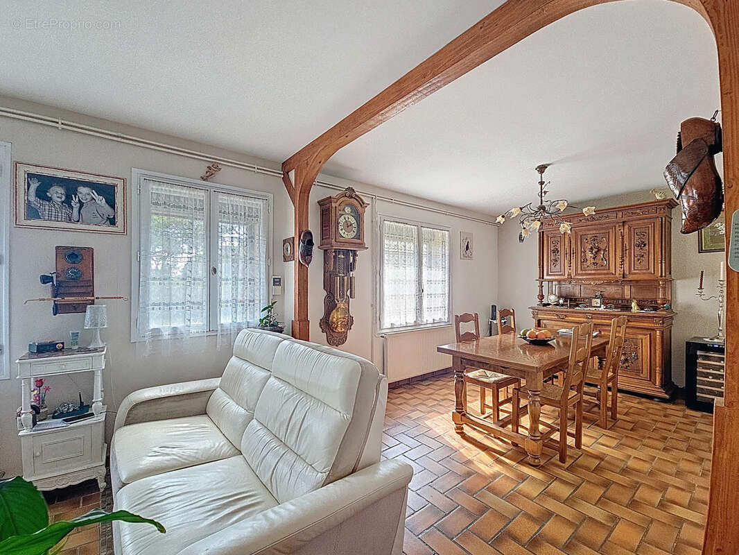 Maison à CURCIAT-DONGALON