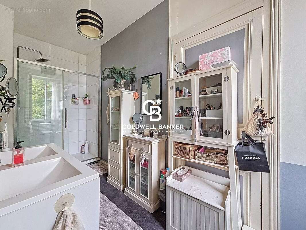 Maison à SAINT-JEAN-D'ANGELY