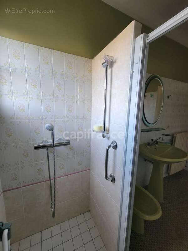 ( 85 ) Vendée entre NOIRMOUTIER , PORNIC et CHALLANS à vendre centre ville  BEAUVOIR SUR MER maison 7 pièces , 181 m² ,4 chambre - photo 21