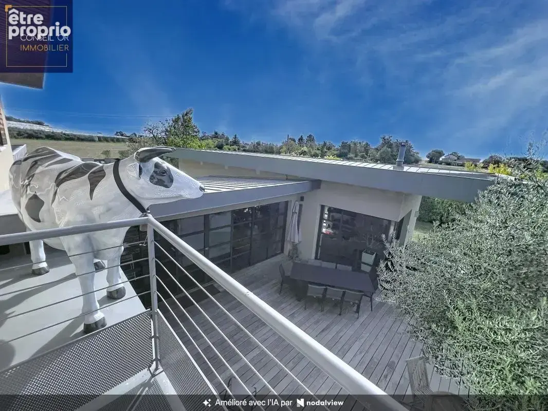 Maison - T8 -  221 m² avec piscine et terrain paysagé – Hauteurs de Saint-Genis-Laval - photo 18