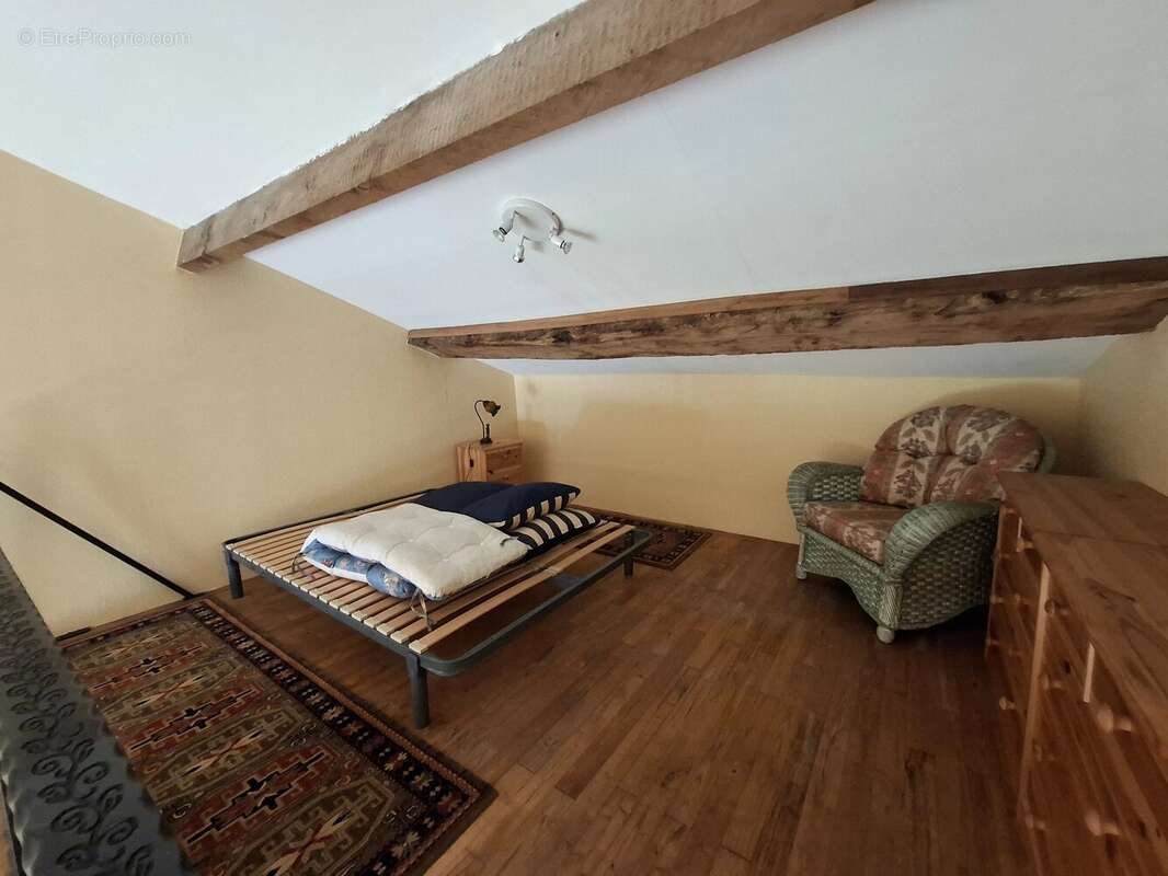 Maison à CLUSSAIS-LA-POMMERAIE