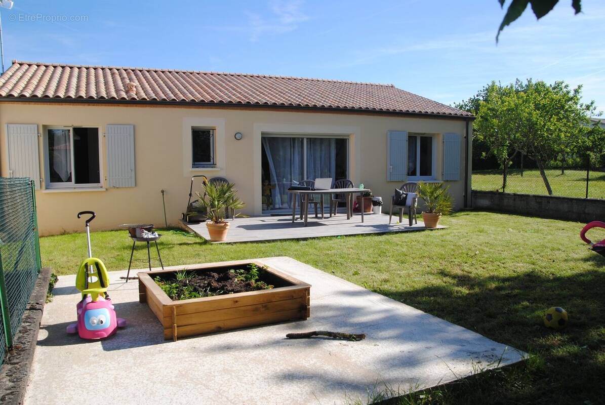 Maison à LA COURONNE