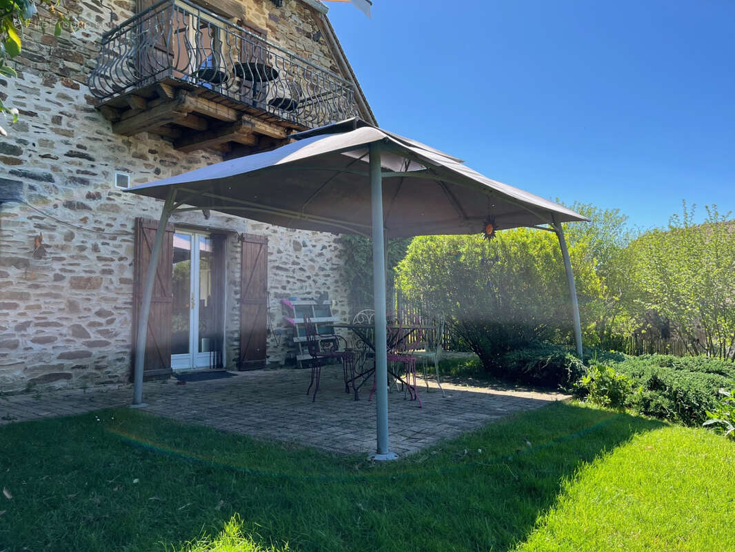 Maison à COUSSAC-BONNEVAL