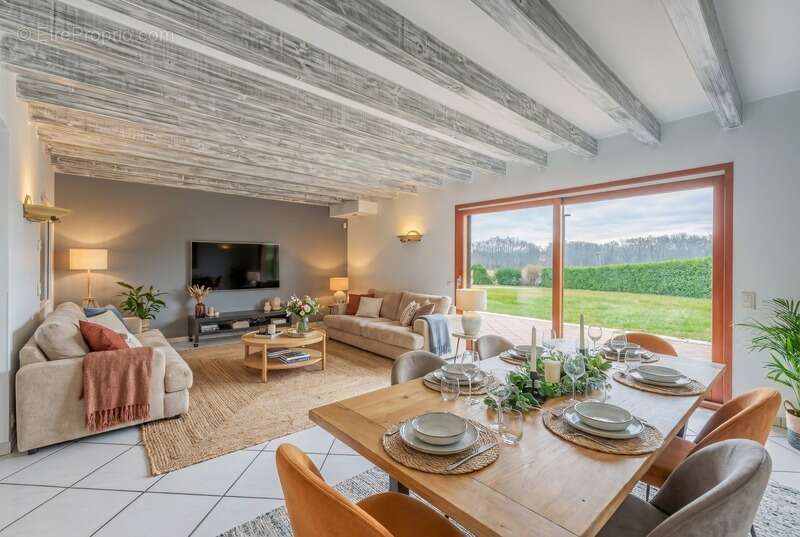 Maison à PREVESSIN-MOENS