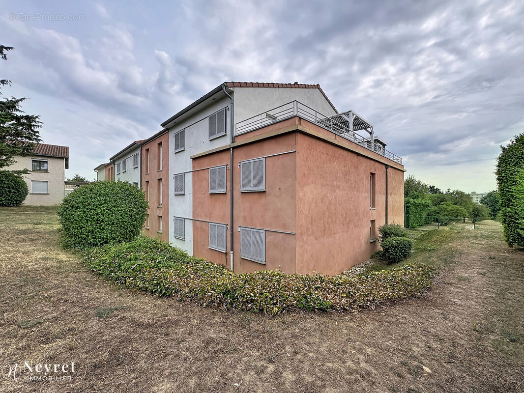 Appartement à SAINT-GENIS-LAVAL