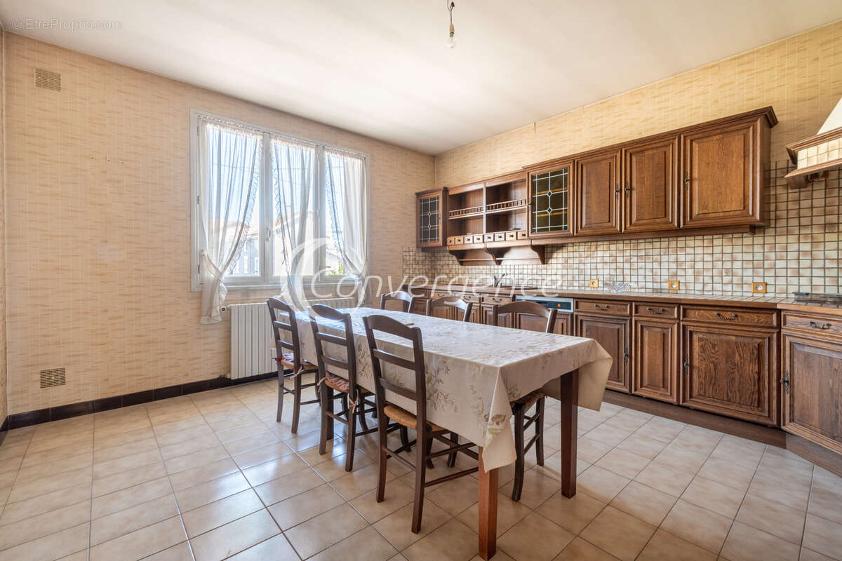Maison secteur Ouest - 186m2 - 4 chambres, jardin, garage. - photo 18