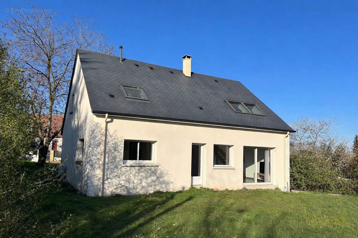 Maison à NOTRE-DAME-D'OE