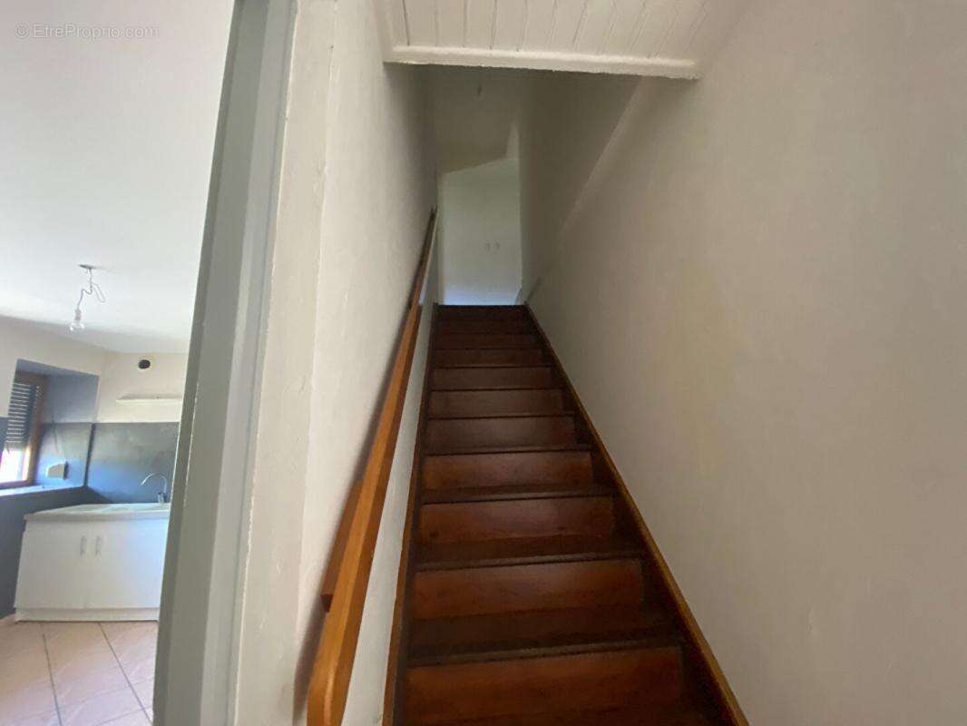 Appartement à VIEU-D'IZENAVE