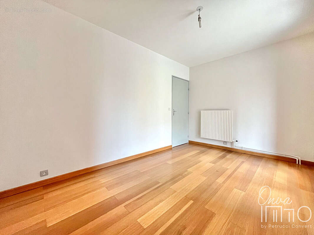 Plateau Saint-Rambert  - T4 de 81m² avec loggia et parking - photo 9