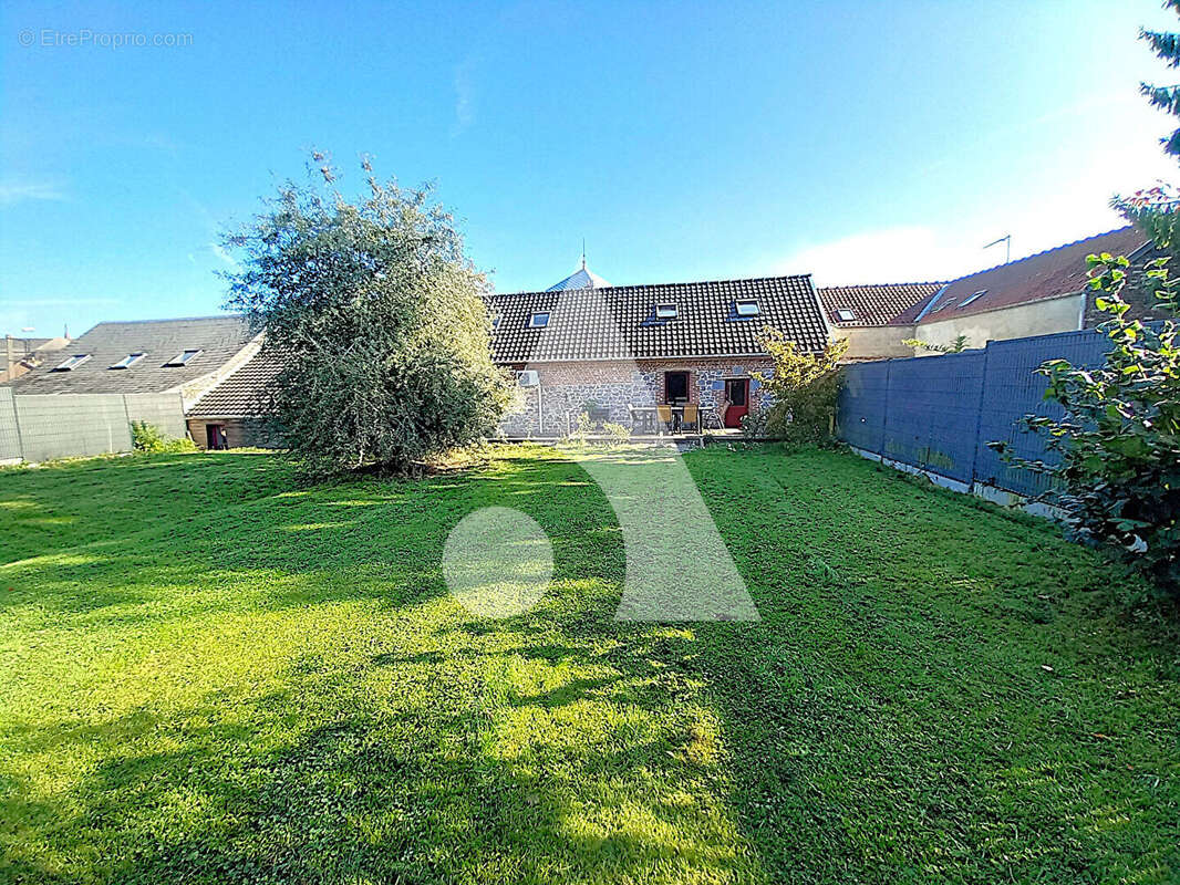 Maison à PONT-SUR-SAMBRE