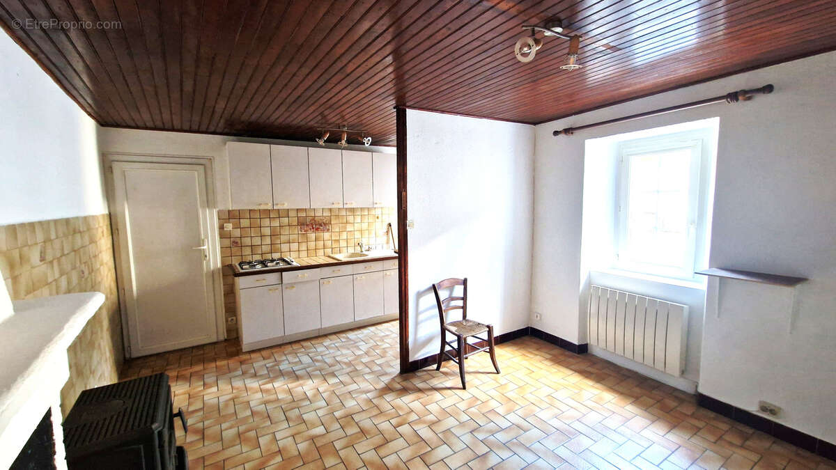 Maison à SAINT-NAZAIRE-LE-DESERT
