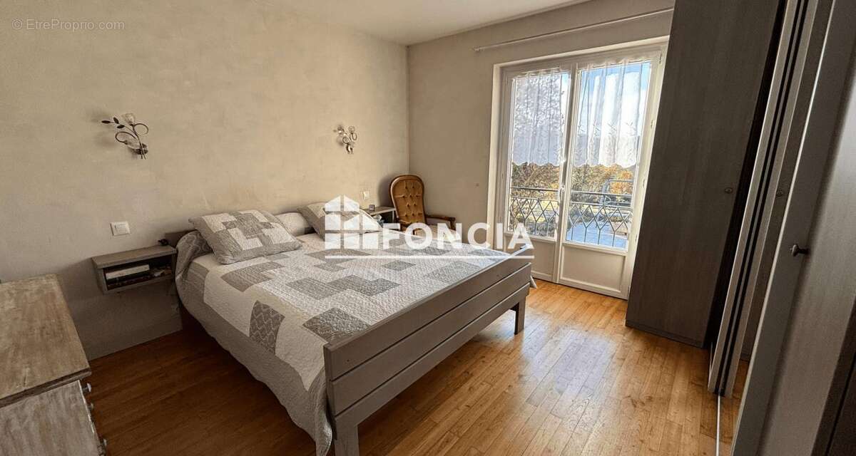 Maison à YVRAC-ET-MALLEYRAND