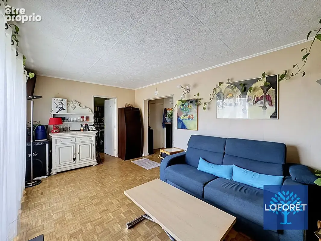 Appartement à CHILLY-MAZARIN
