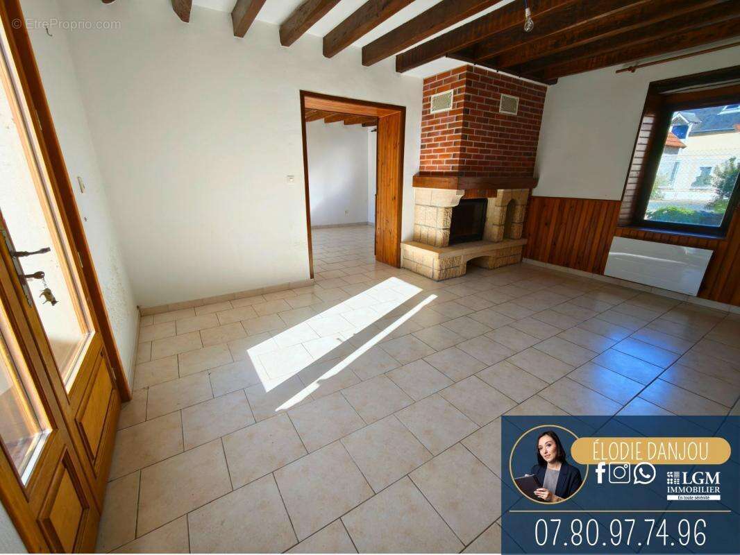 Maison à PERONVILLE