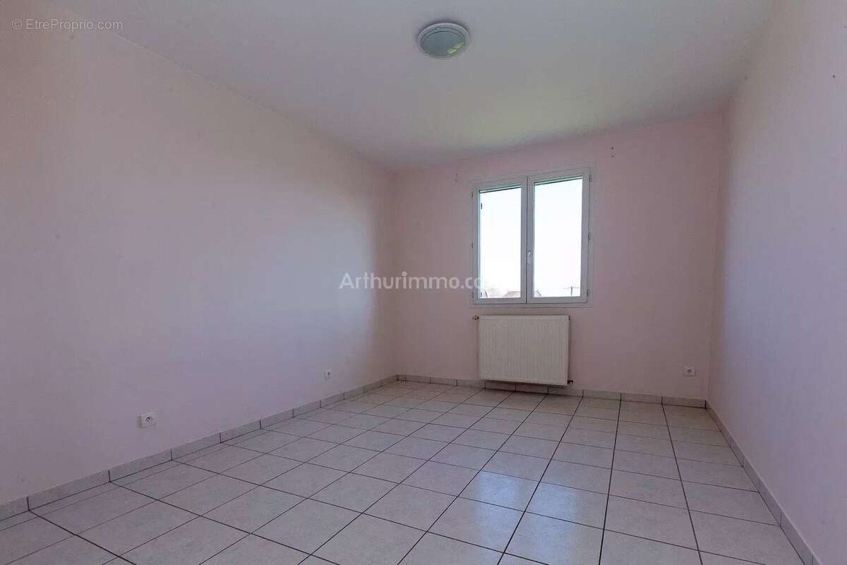 Maison à SAINT-SORLIN-DE-MORESTEL