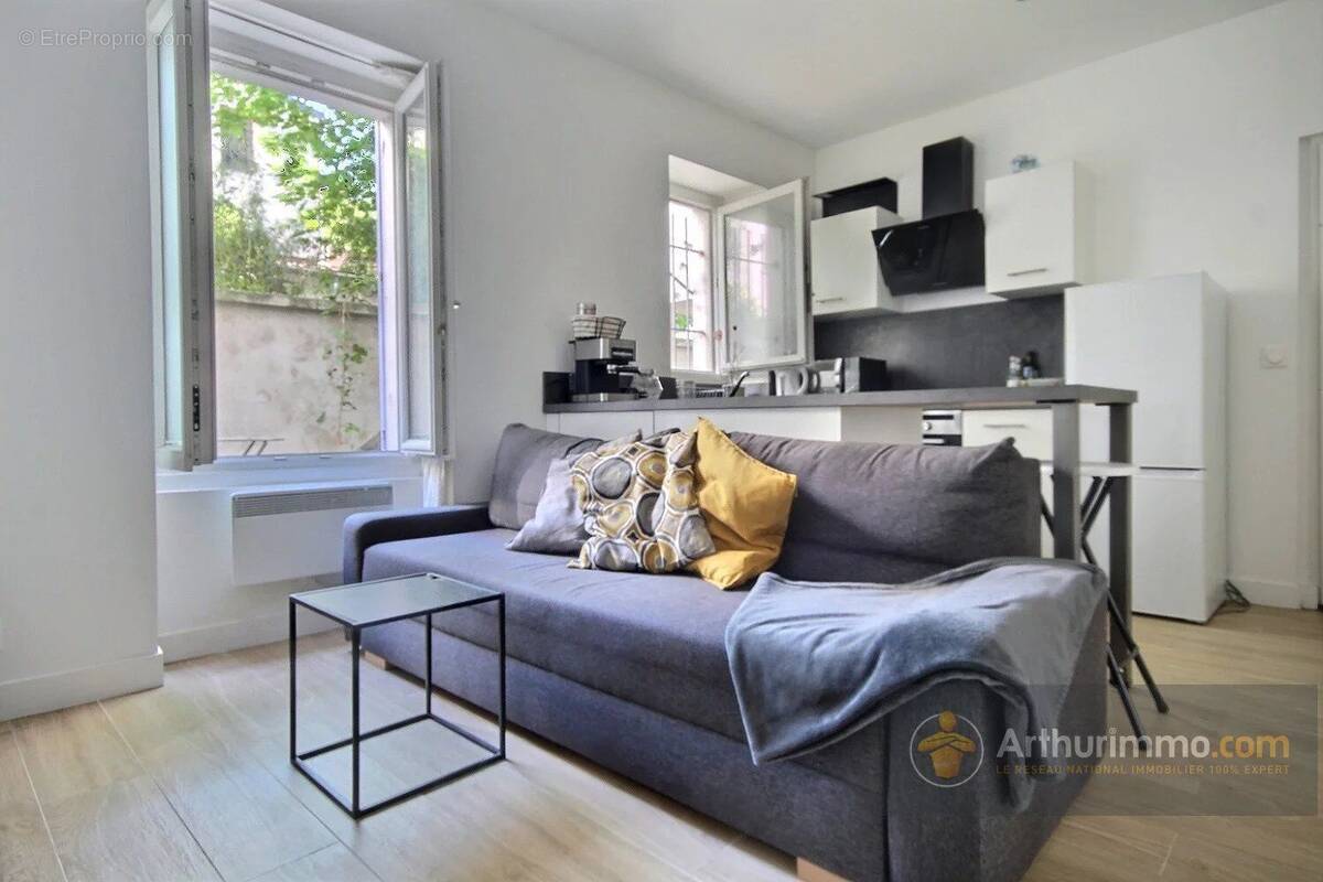 Appartement à CHARENTON-LE-PONT