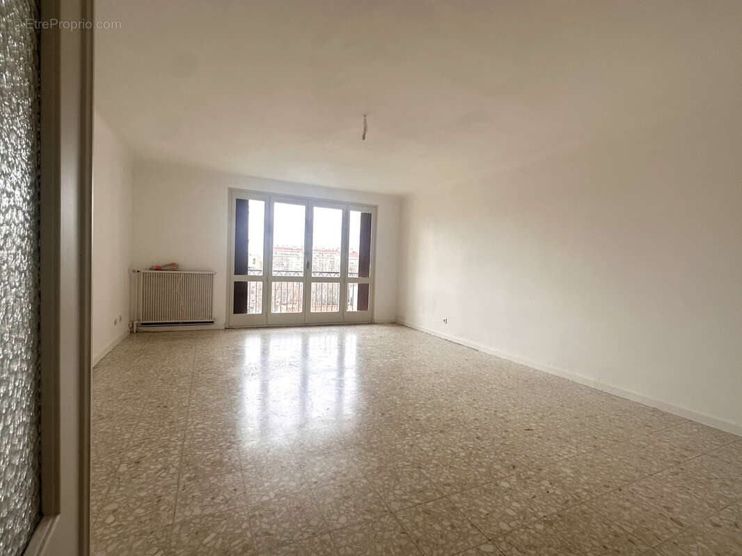Grand Appartement de 73 M2 + parking + cave - photo 8
