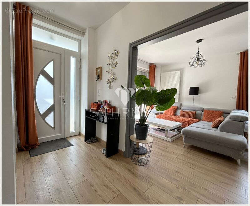 Maison à DAMPNIAT