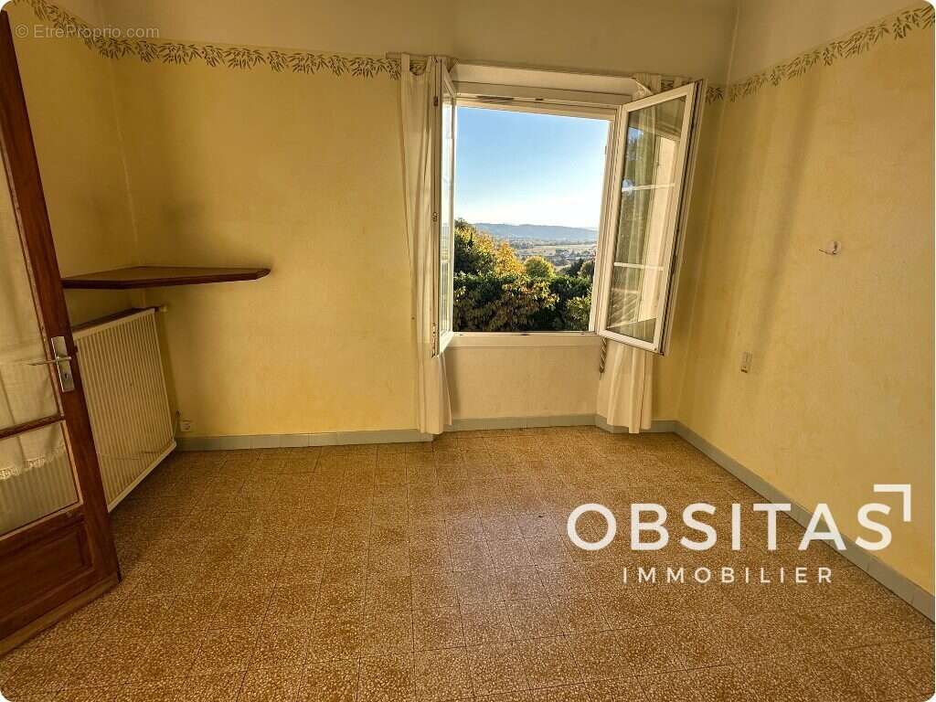 Maison à GREOUX-LES-BAINS