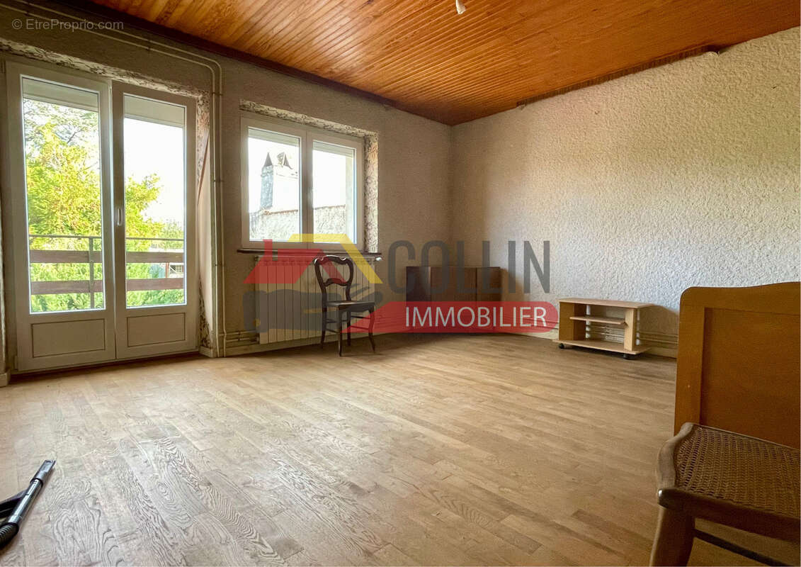 Maison à REMEREVILLE