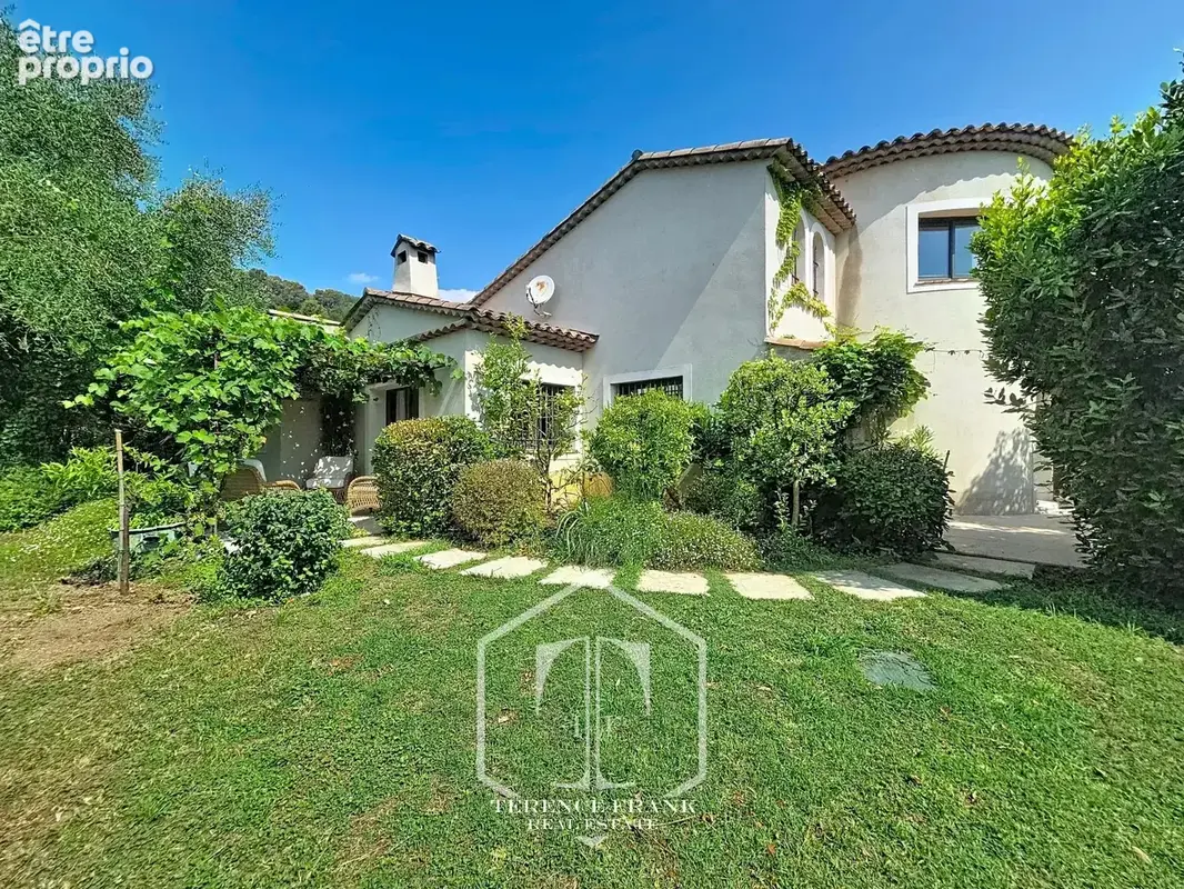 Villa de caractère – Plus de 240 m² – 5 chambres – Piscine – Jardin - photo 13