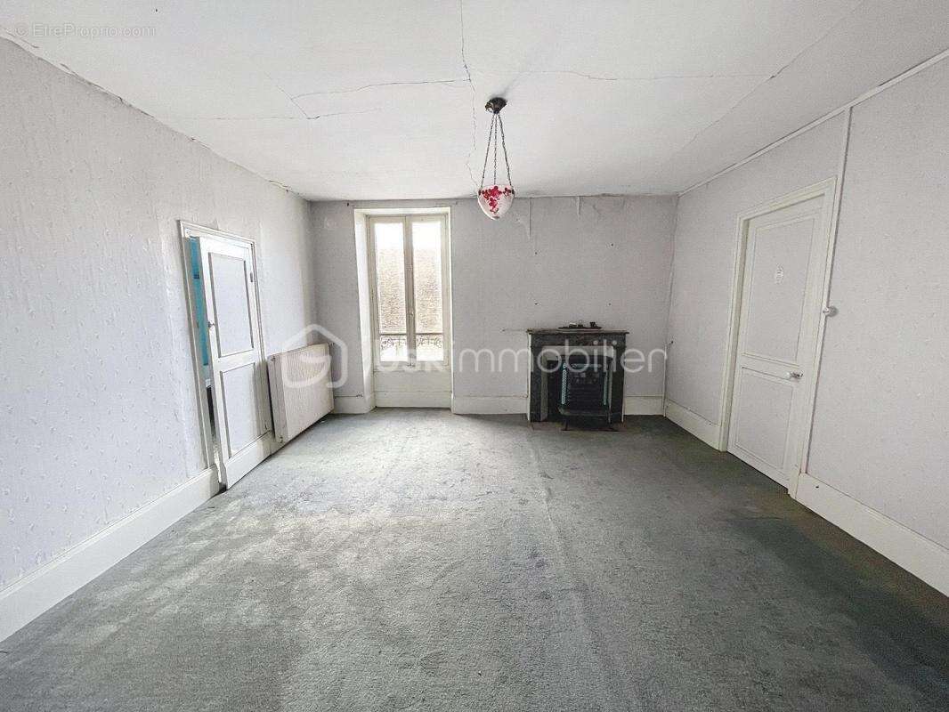 Immeuble avec deux appartements a renover - photo 4