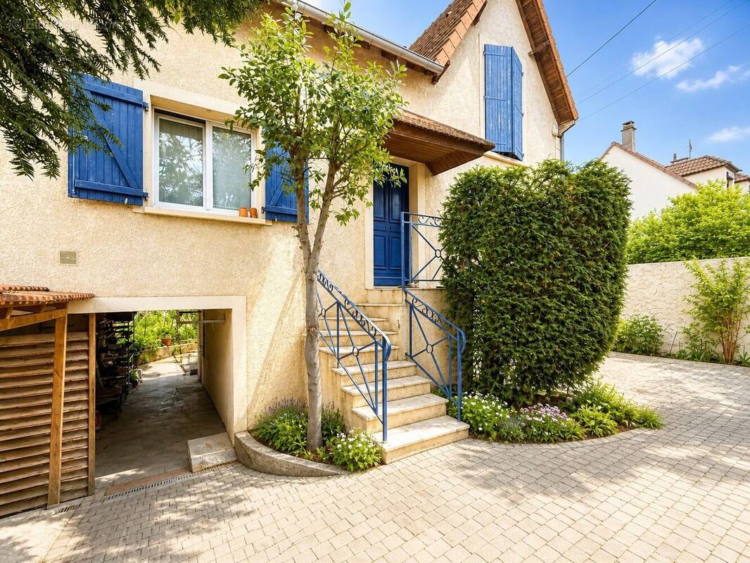 Maison à SARTROUVILLE