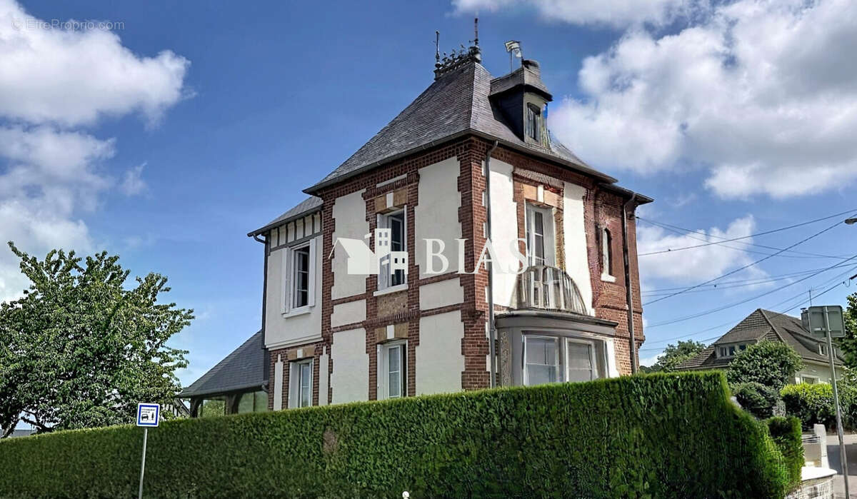 Maison à PONT-L'EVEQUE