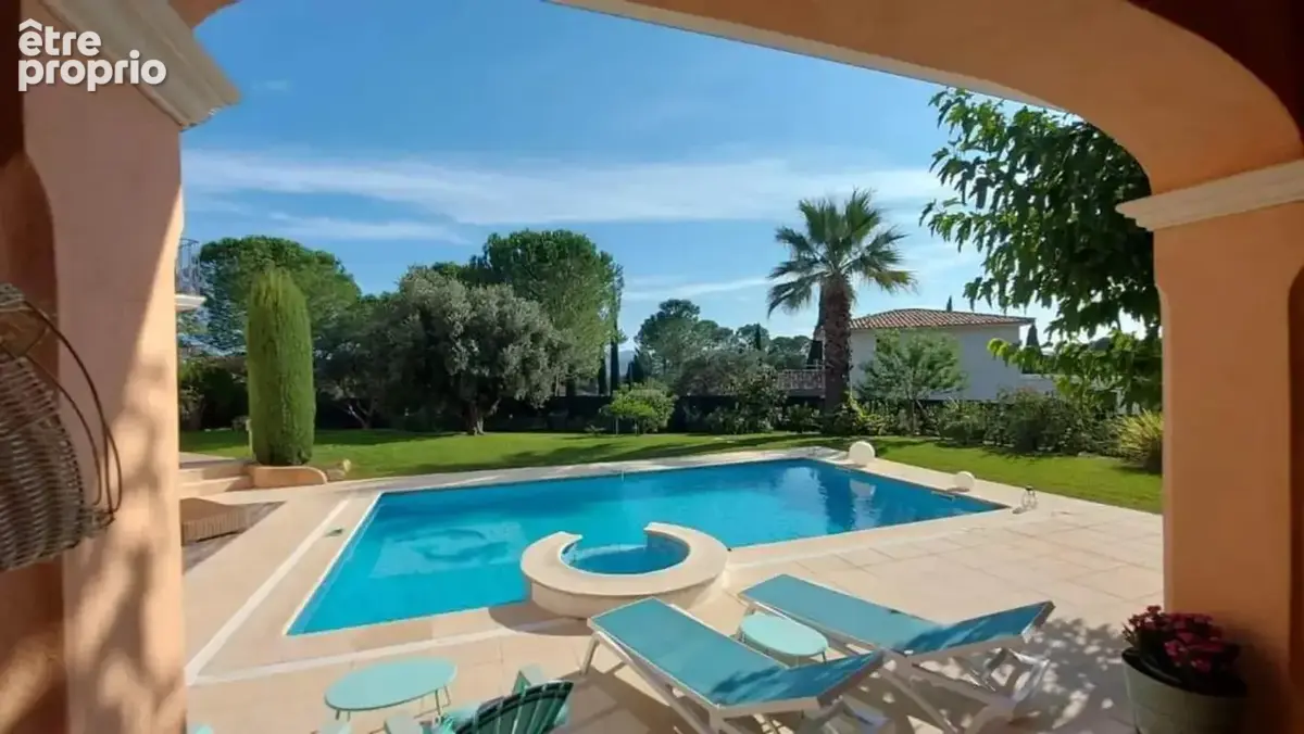 Maison de 6 pièces de 192 m² située à La Motte - photo 2