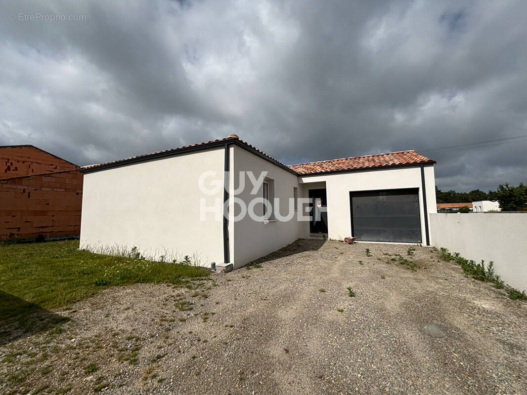 Maison à SALLERTAINE