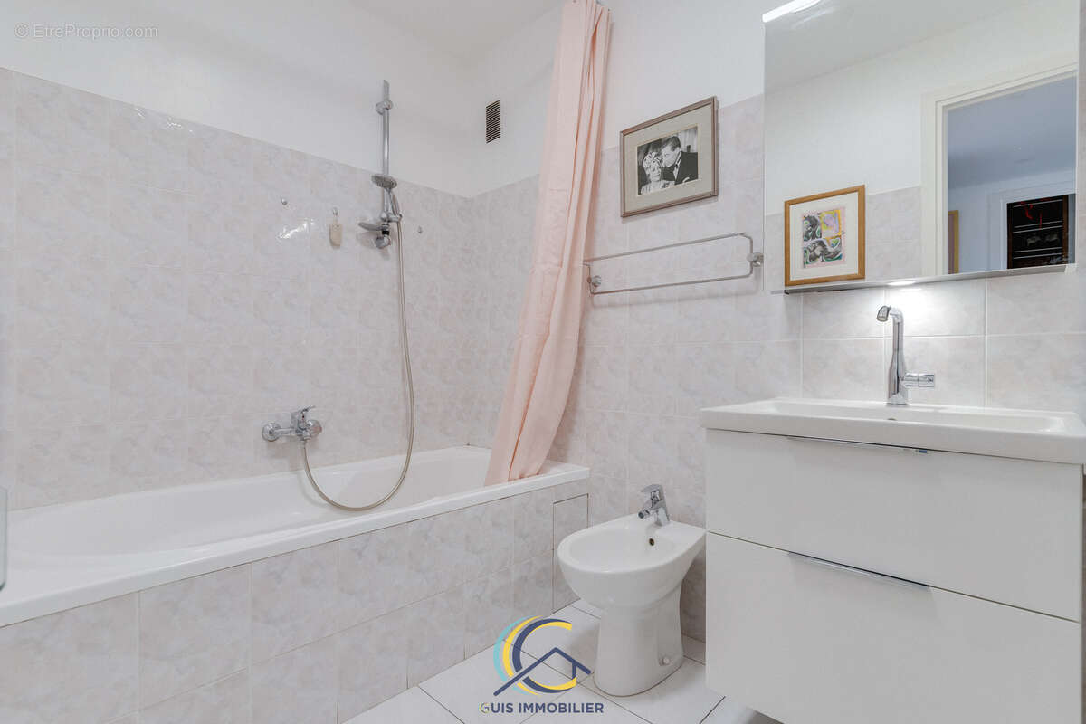Appartement à MARSEILLE-6E