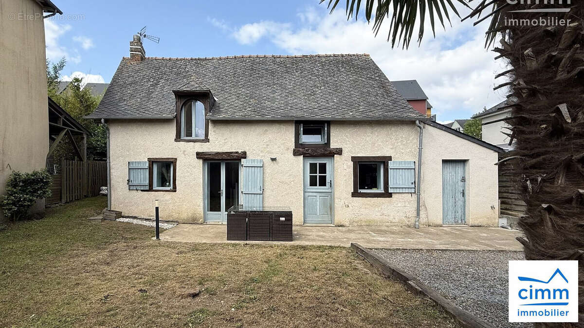 Maison à SAINT-ERBLON