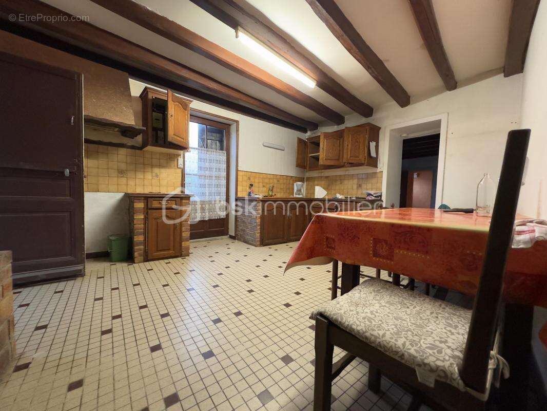 Maison à LE GUE-DE-VELLUIRE