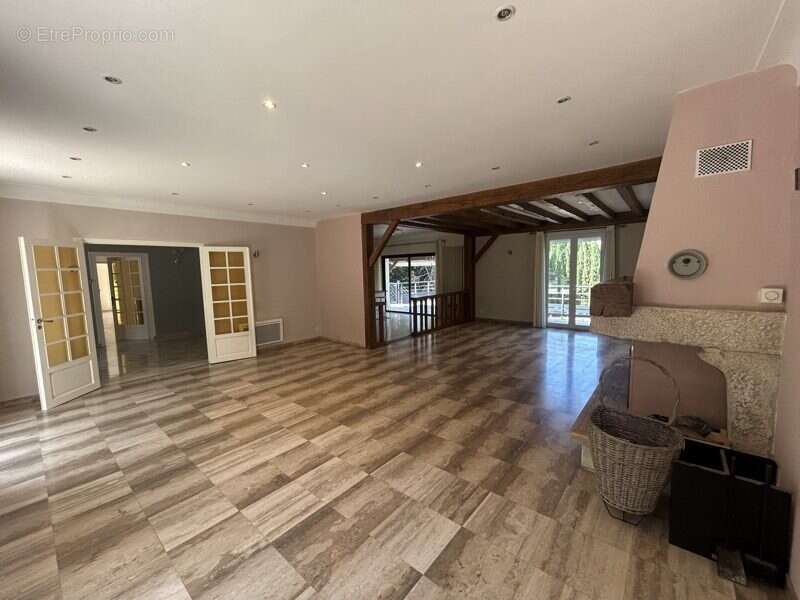 Maison 212 m² à Marsac-Sur-L'isle  - photo 5