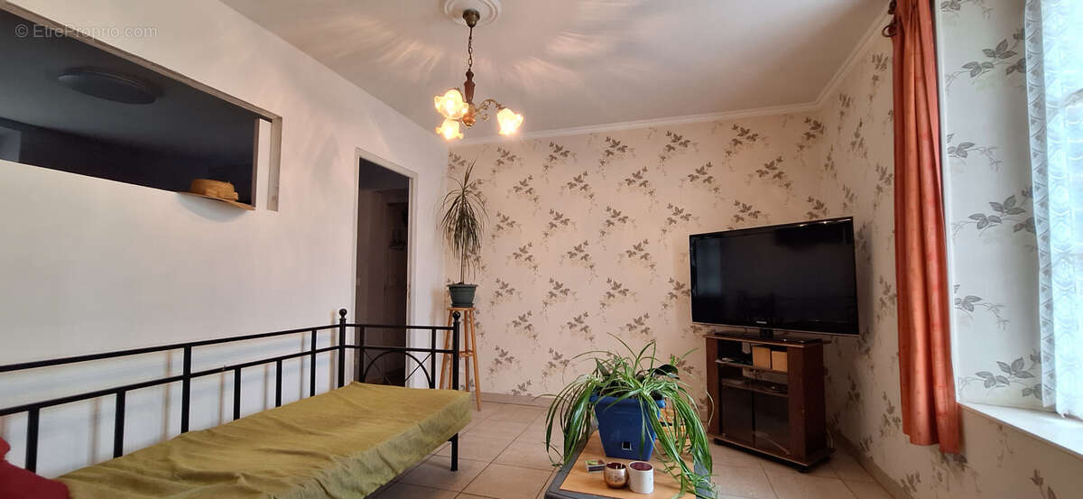 Dans un havre de paix, corps de ferme de 175m2, composee de deux habitations,100m2 et 75m2,5 chambres grange, - photo 6