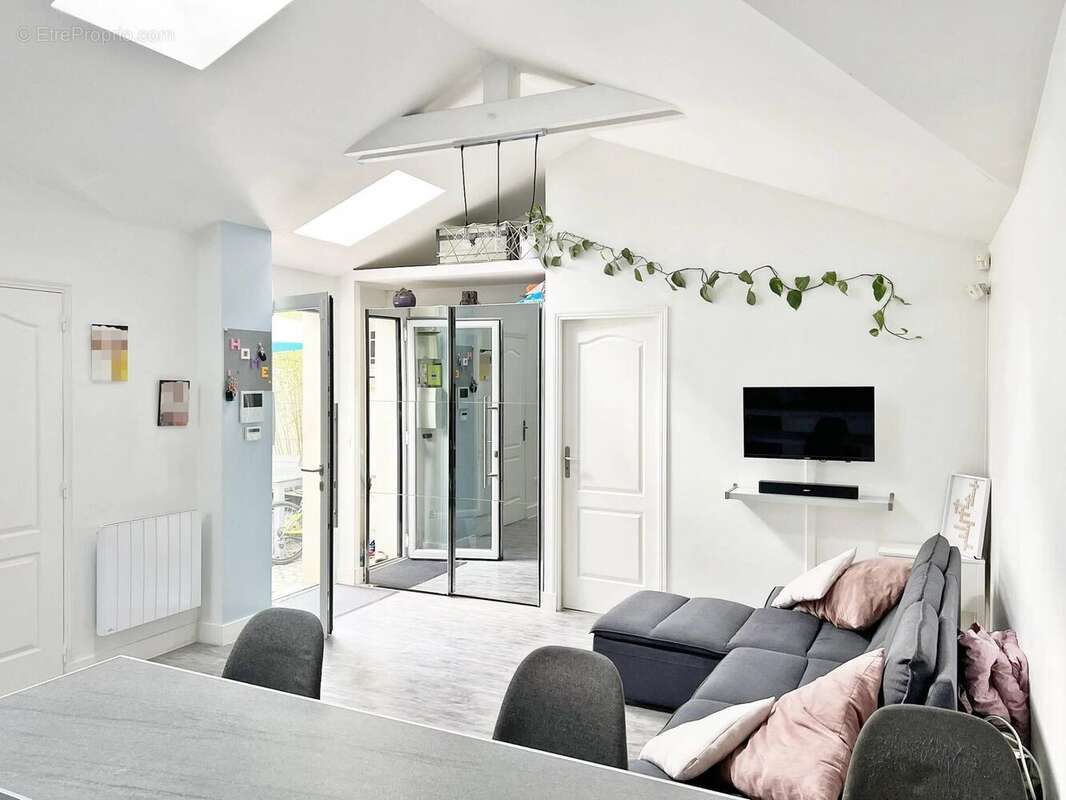 Maison à SAINT-MAUR-DES-FOSSES