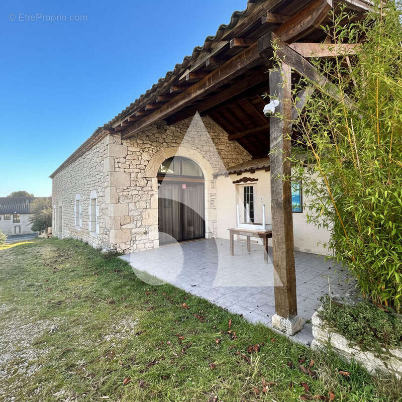 Maison à SAINT-MATRE