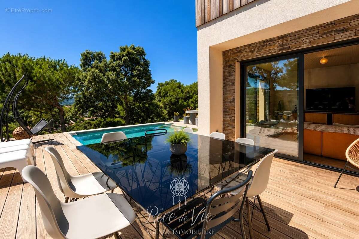 Maison moderne de 2023 sur les hauteurs du lavandou avec piscine - photo 3