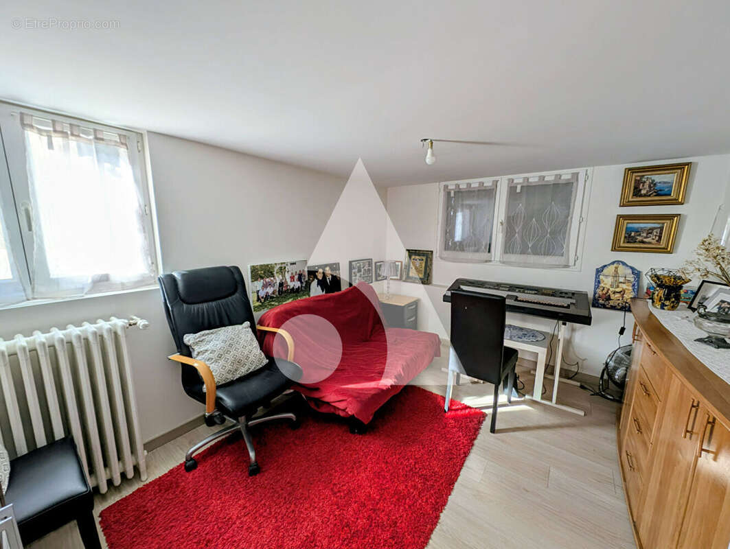 Maison à MONTIGNY-LES-CORMEILLES