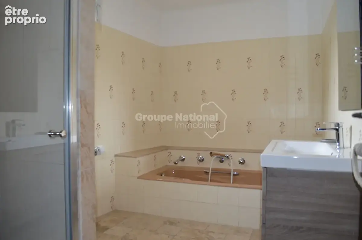 SARRIANS Villa avec piscine sur 1106 m² de terrain - photo 14